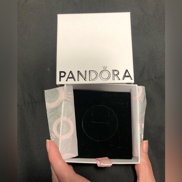 Pandora Bracelet Gift Box - Picture 1 of 6